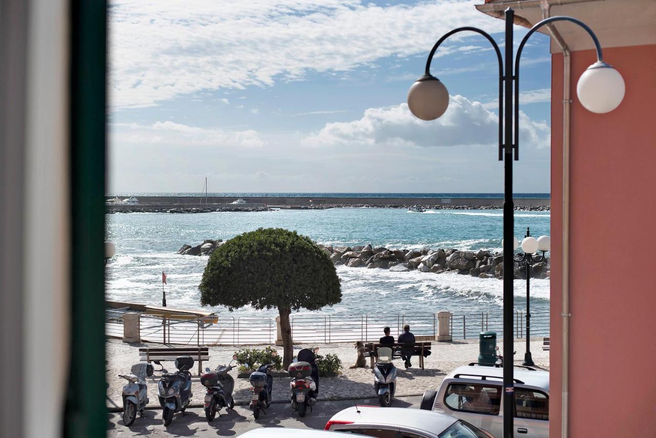 A Due Passi Dal Mare Apartment Chiavari Bagian luar foto