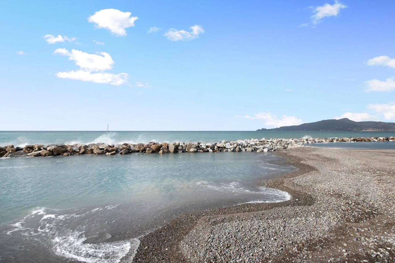 A Due Passi Dal Mare Apartment Chiavari Bagian luar foto